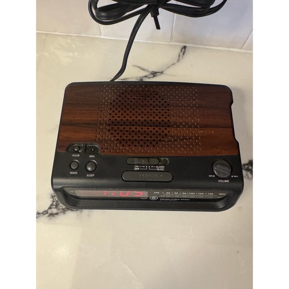 Vintage GE Digital Alarm Clock Radio Woodgrain Finish Tested & Working Retro - Picture 3 of 6